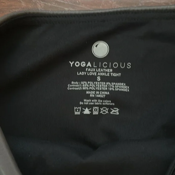 NWT Yogalicious Lady Love Fleece Lined Gray Faux Leather Leggings s (S) - Picture 4 of 4